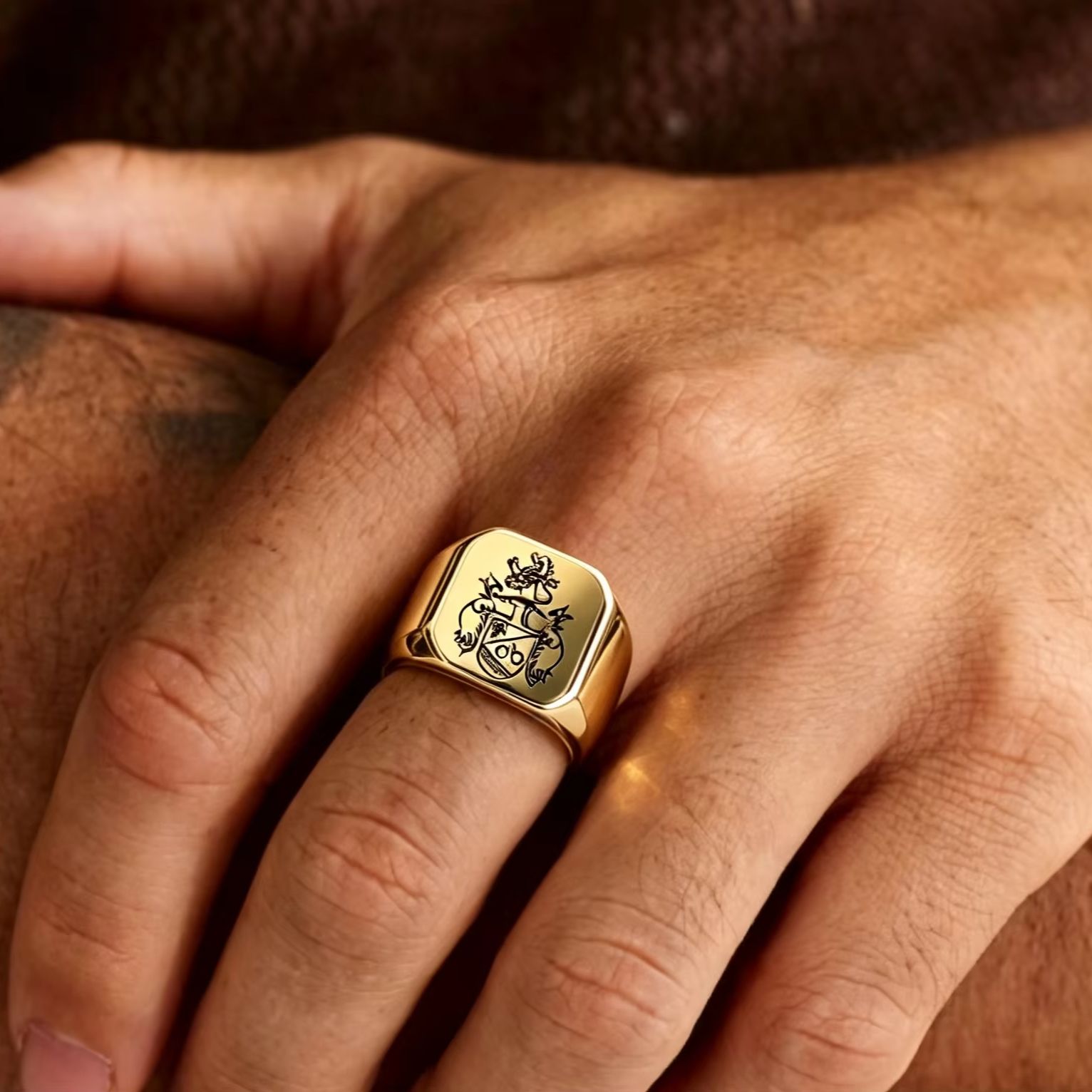 Custom Family Crest Signet Rin - Initial Ring Custom recension och pris